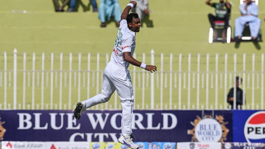 shoriful_islam_and_babar_azam.jpg