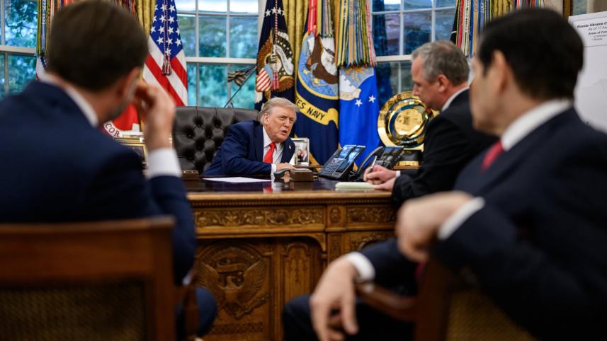 club_world_cup_trophy_trump.jpg