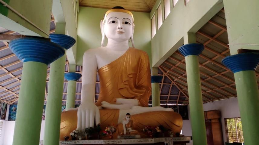 কুয়াকাটার মিস্ত্রীপাড়া রাখাইন মন্দির। ছবি: সোহরাব হোসেন/স্টার