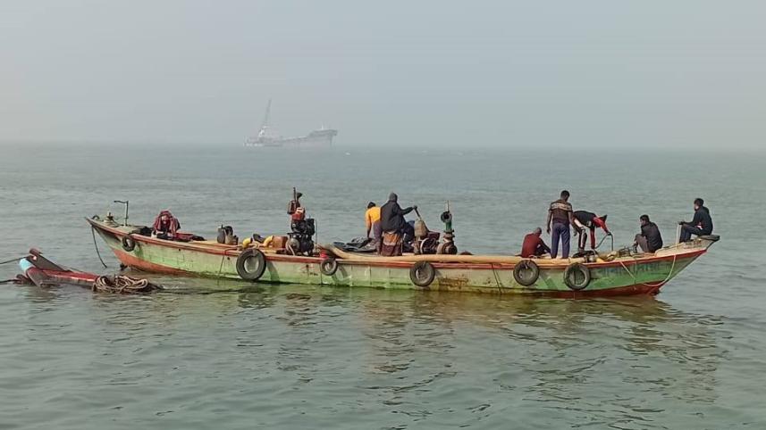ট্রলারডুবি.jpg