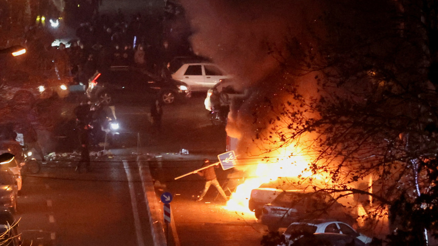 2026-01-12t165753z_831722910_rc2axiabfpbf_rtrmadp_3_iran-economy-protests.jpg