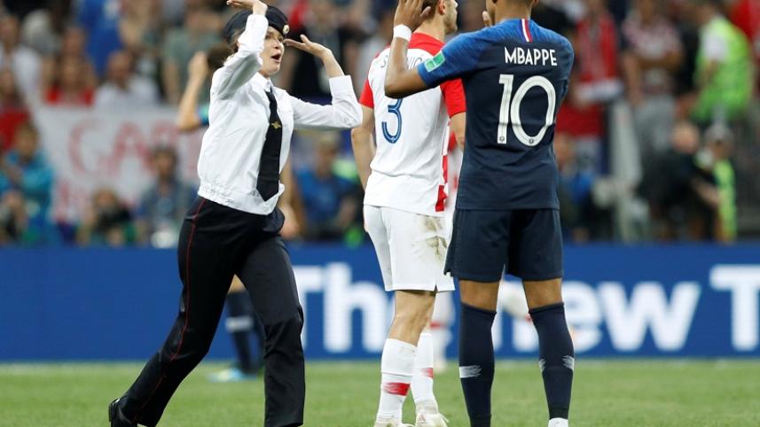 2018-07-15T161445Z_1802990244_RC12381AF6B0_RTRMADP_3_SOCCER-WORLDCUP-FINAL.JPG