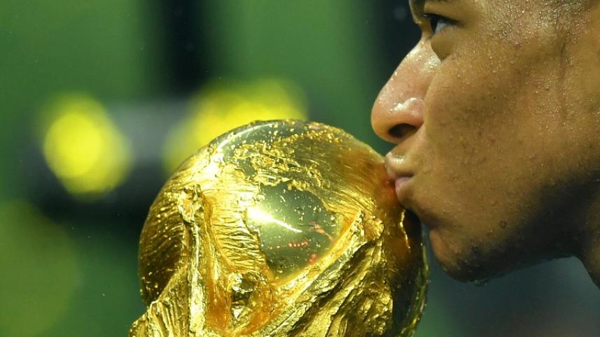 2018-07-15T175637Z_91315594_RC1355CA9C20_RTRMADP_3_SOCCER-WORLDCUP-FINAL.JPG