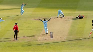 2019-07-14T202401Z_1372621757_RC1E35EA4F50_RTRMADP_3_CRICKET-WORLDCUP-NZL-ENG.JPG