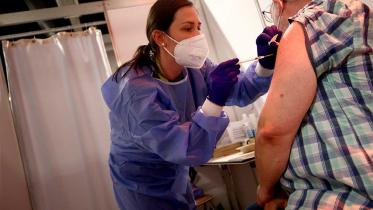 2021-04-22T182913Z_500630841_RC261N964IPX_RTRMADP_3_HEALTH-CORONAVIRUS-VACCINE-AUSTRIA.jpg