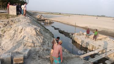 lalmonirhat_wdb_work_corruption-02.jpg