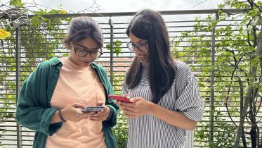 সন্তানকে প্রথম ফোন দেওয়ার সময় যে বিষয় খেয়াল রাখা উচিত