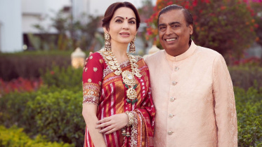 নীতা আম্বানি, মুকেশ আম্বানি, অনন্ত আম্বানি, রাধিকা মার্চেন্ট,