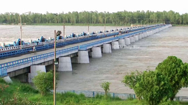 বাড়ছে তিস্তার পানি, শঙ্কায় নদী তীরবর্তী পরিবার