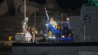 2025-12-06t212011z_1376630109_rc29bia100to_rtrmadp_3_migration-europe-greece-shipwreck.jpg
