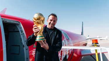 del-piero-trophy-tour-ezgif.com-avif-to-jpg-converter.jpg