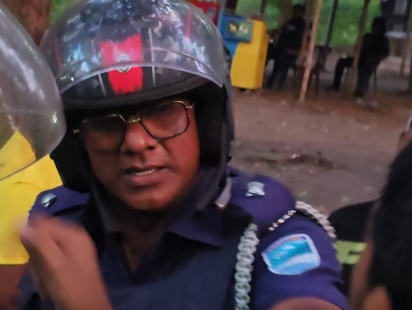 পুলিশ.jpg
