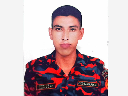 dead_fire_fighter-01.jpg